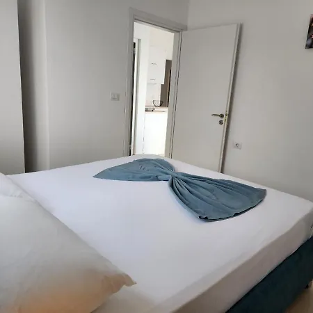 Forty Saints Sea View شقة ساراندا